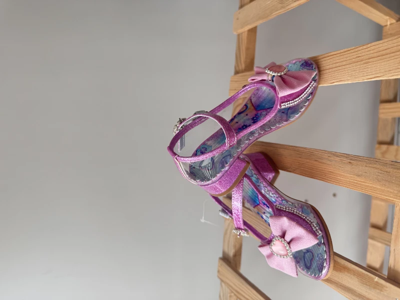 Prenses model pembe ayakkabı 
